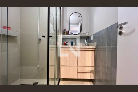 Banheiro de kitnet/studio para alugar com 1 quarto, 25m² em Pinheiros, São Paulo