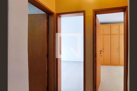 Corredor de apartamento para alugar com 2 quartos, 80m² em Vila Isabel, Rio de Janeiro