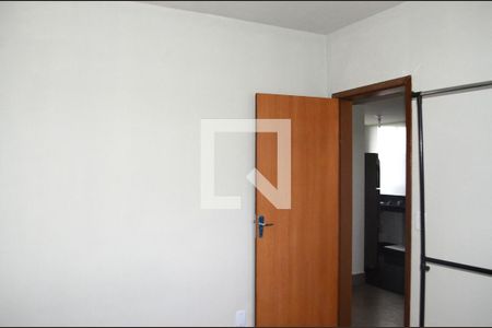 Quarto 1 de apartamento para alugar com 2 quartos, 49m² em Jardim Vitoria, Belo Horizonte