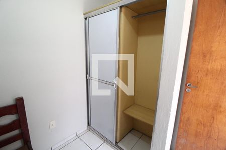 Quarto 1 de casa para alugar com 2 quartos, 40m² em Bom Jesus, Uberlândia