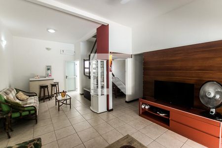 Sala de casa para alugar com 4 quartos, 194m² em Praia do Flamengo, Salvador