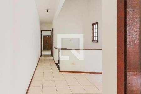 Corredor Quartos de casa para alugar com 4 quartos, 185m² em Jardim Peri Peri, São Paulo