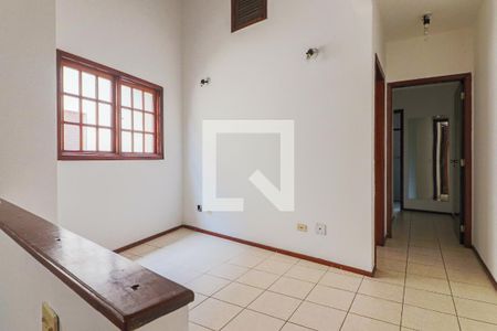 Corredor Quartos de casa para alugar com 4 quartos, 185m² em Jardim Peri Peri, São Paulo