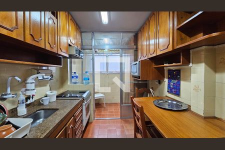 Cozinha de apartamento à venda com 2 quartos, 60m² em Vila Inglesa, São Paulo