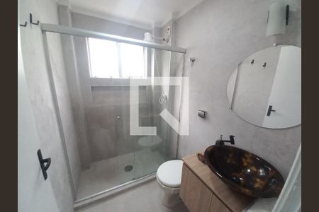 Banheiro de apartamento para alugar com 1 quarto, 74m² em Itararé, São Vicente