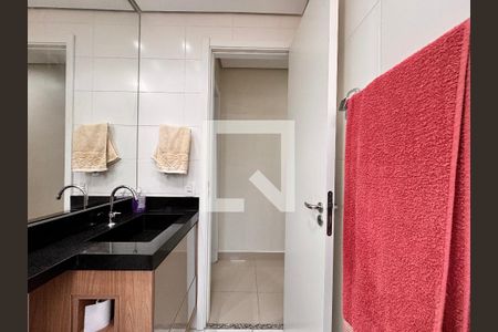 Apartamento à venda com 63m², 2 quartos e 1 vaga Apartamento à venda com 63m², 2 quartos e 1 vagaBanheiro