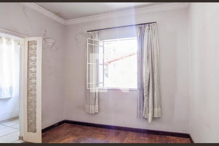 Quarto 2 de casa à venda com 4 quartos, 184m² em Santo Antônio, Belo Horizonte