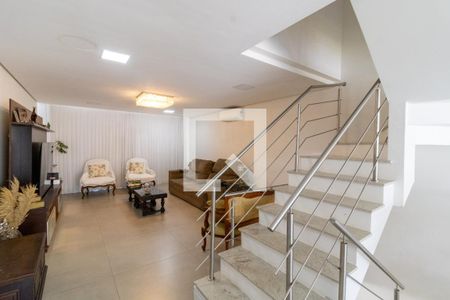 Sala de casa à venda com 3 quartos, 211m² em Jardim Isabel, Porto Alegre