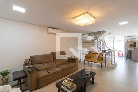 Sala de casa à venda com 3 quartos, 211m² em Jardim Isabel, Porto Alegre