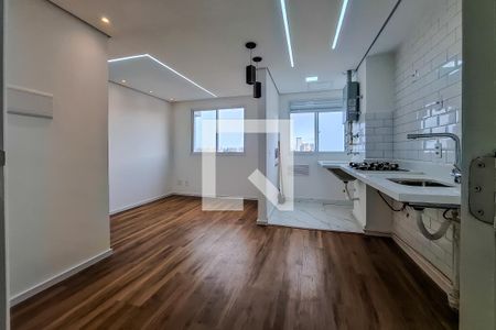 entrada sala de apartamento para alugar com 2 quartos, 36m² em Cambuci, São Paulo