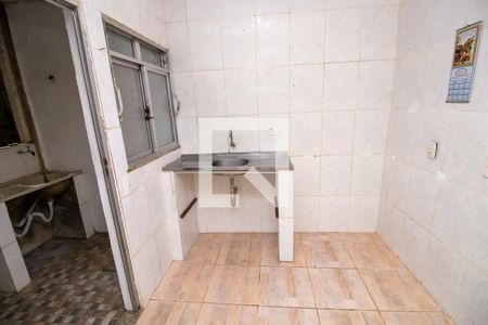 Cozinha de kitnet/studio para alugar com 1 quarto, 25m² em Vargem Pequena, Rio de Janeiro