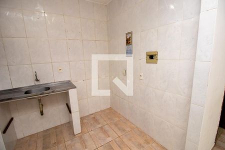 Cozinha de kitnet/studio para alugar com 1 quarto, 25m² em Vargem Pequena, Rio de Janeiro