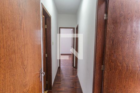 Corredor de apartamento para alugar com 3 quartos, 100m² em Floresta, Belo Horizonte