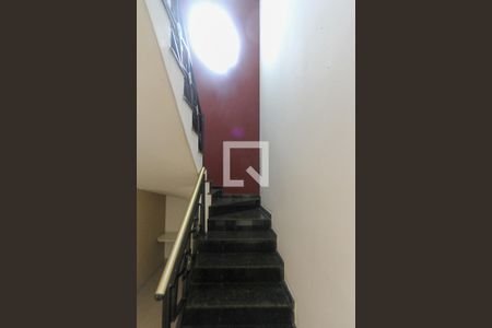 Escada de casa à venda com 3 quartos, 260m² em Água Rasa, São Paulo