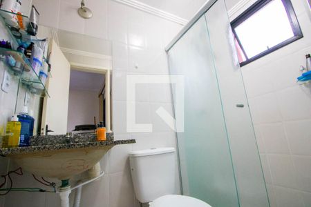 Banheiro do quarto 1 de apartamento para alugar com 3 quartos, 80m² em Vila Santa Teresa, Santo André