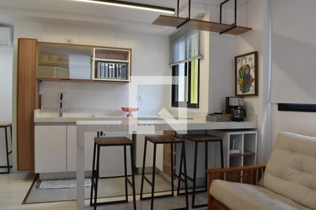 Sala/Cozinha de apartamento para alugar com 1 quarto, 35m² em Centro, Curitiba