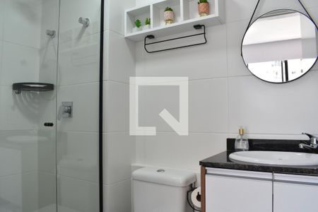 Banheiro de apartamento para alugar com 1 quarto, 35m² em Centro, Curitiba