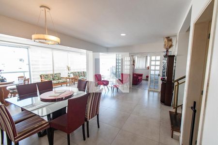 Apartamento à venda com 240m², 5 quartos e 3 vagas Apartamento à venda com 240m², 5 quartos e 3 vagasSala