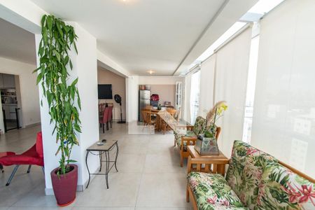 Apartamento à venda com 240m², 5 quartos e 3 vagas Apartamento à venda com 240m², 5 quartos e 3 vagasSala