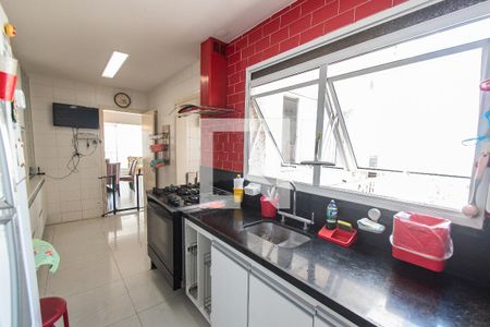 Apartamento à venda com 240m², 5 quartos e 3 vagas Apartamento à venda com 240m², 5 quartos e 3 vagasCozinha
