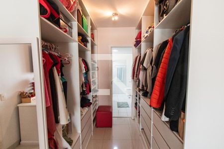 Apartamento à venda com 240m², 5 quartos e 3 vagas Apartamento à venda com 240m², 5 quartos e 3 vagasCloset da suíte 1