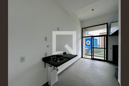 Cozinha  de kitnet/studio para alugar com 1 quarto, 26m² em Jardim das Acacias, São Paulo