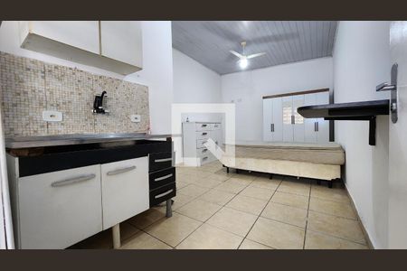 Studio de casa para alugar com 1 quarto, 26m² em Chico de Paula, Santos