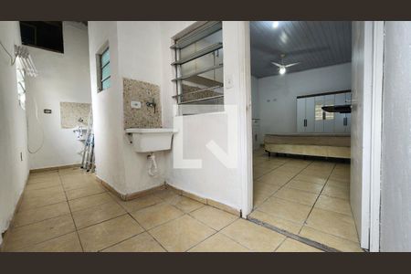 Studio de casa para alugar com 1 quarto, 26m² em Chico de Paula, Santos