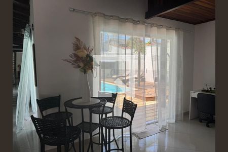 Casa à venda com 4 quartos, 193m² em Piratininga, Niterói