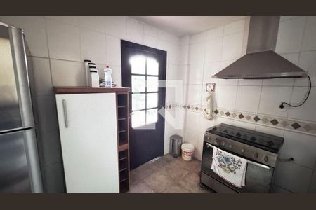 Casa à venda com 4 quartos, 180m² em Badu, Niterói