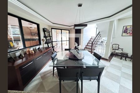 Casa à venda com 4 quartos, 180m² em Badu, Niterói