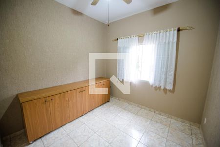 Quarto 1 de casa de condomínio à venda com 3 quartos, 365m² em Residencial Vila Velha, Taubaté