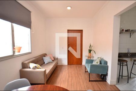 Sala de apartamento para alugar com 2 quartos, 64m² em Santa Tereza, Belo Horizonte