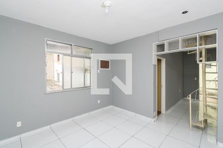 Sala de casa para alugar com 2 quartos, 80m² em Brás de Pina, Rio de Janeiro