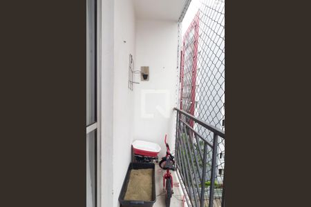 Sacada de apartamento à venda com 2 quartos, 44m² em Vila Carmosina, São Paulo