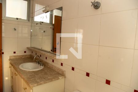 Banheiro da Suíte de casa de condomínio à venda com 3 quartos, 174m² em Campo Belo, São Paulo