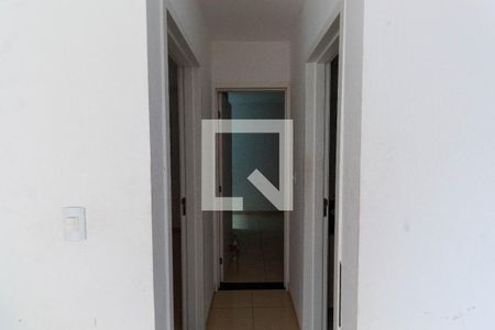 Corredor de apartamento para alugar com 2 quartos, 48m² em Jardim Triana, São Paulo