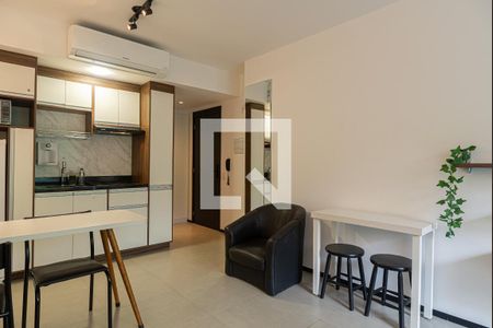 Sala/Quarto de kitnet/studio à venda com 1 quarto, 31m² em Consolação, São Paulo