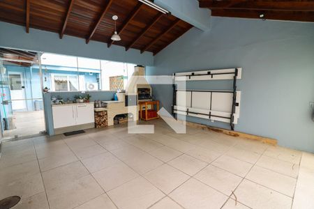 Casa de condomínio à venda com 240m², 4 quartos e 2 vagas Casa de condomínio à venda com 240m², 4 quartos e 2 vagasVaranda gourmet