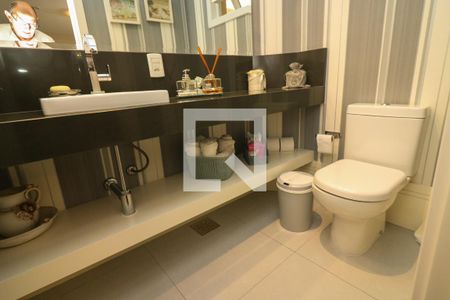 Casa de condomínio à venda com 240m², 4 quartos e 2 vagas Casa de condomínio à venda com 240m², 4 quartos e 2 vagasLavabo