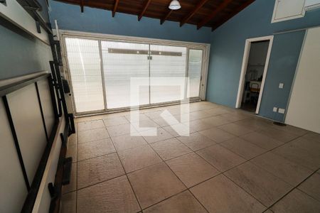 Casa de condomínio à venda com 240m², 4 quartos e 2 vagas Casa de condomínio à venda com 240m², 4 quartos e 2 vagasGaragem