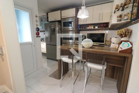 Casa de condomínio à venda com 240m², 4 quartos e 2 vagas Casa de condomínio à venda com 240m², 4 quartos e 2 vagasCozinha