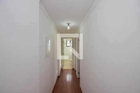 Corredor de apartamento para alugar com 2 quartos, 56m² em Vila Sonia do Taboao, Taboão da Serra