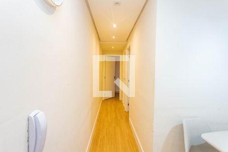 Corredor  de apartamento à venda com 2 quartos, 54m² em Campanário, Diadema