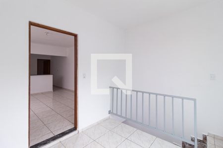 Varanda de casa para alugar com 1 quarto, 80m² em Km 18, Osasco