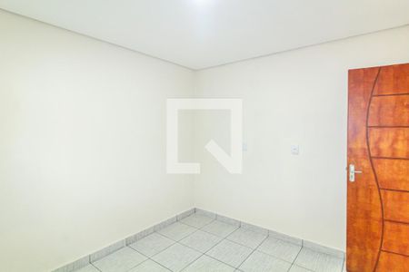 Quarto de casa para alugar com 1 quarto, 60m² em Jardim Rosina, São Paulo