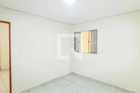 Quarto de casa para alugar com 1 quarto, 60m² em Jardim Rosina, São Paulo