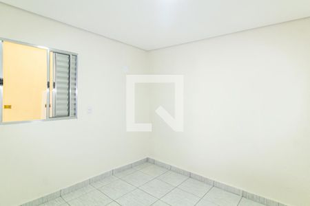 Quarto de casa para alugar com 1 quarto, 60m² em Jardim Rosina, São Paulo