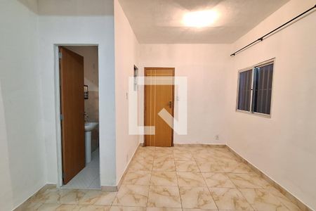 Quarto de casa para alugar com 1 quarto, 42m² em Jardim Primavera, Duque de Caxias