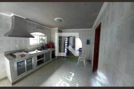 Casa à venda com 7 quartos, 360m² em Maravista, Niterói